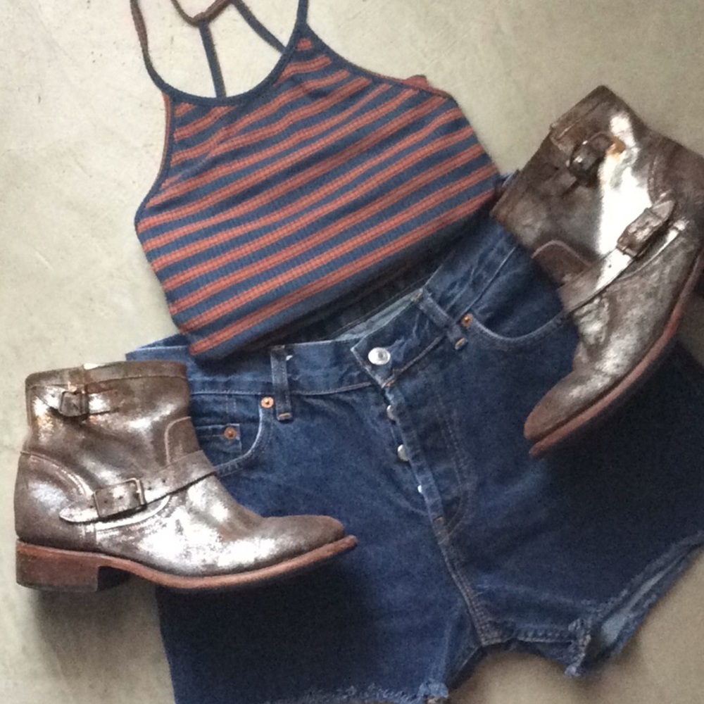 Levi 501 cut off shorts. - Picture 2 of 8